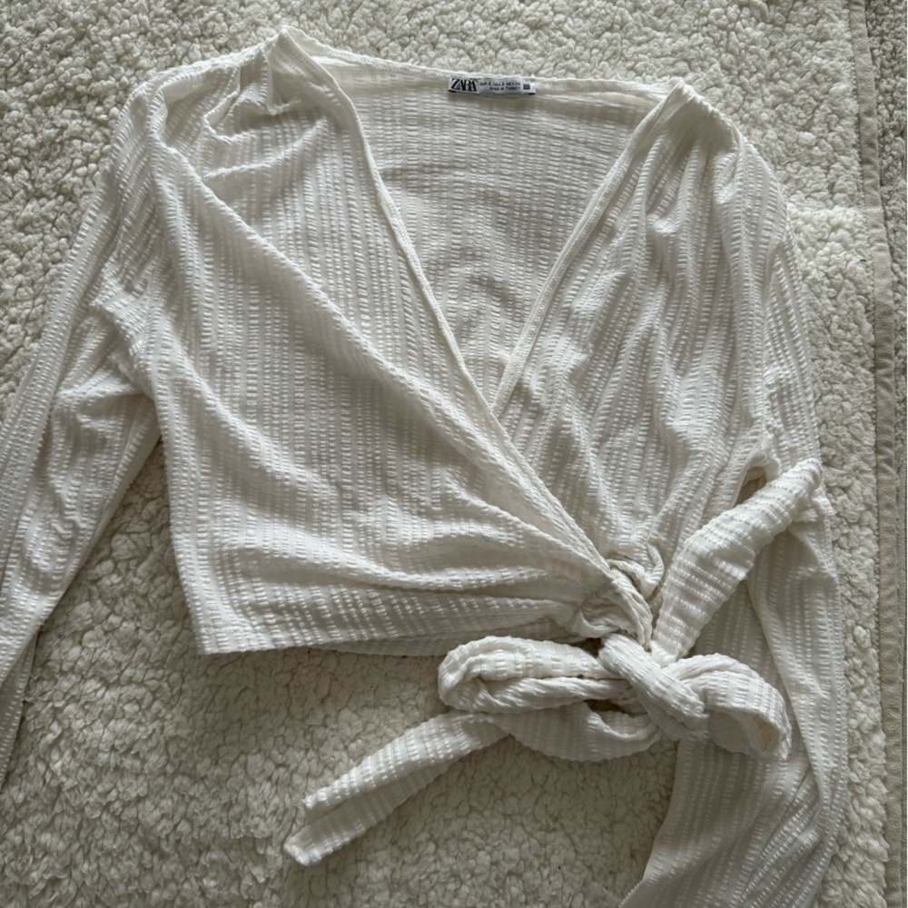 Tie top